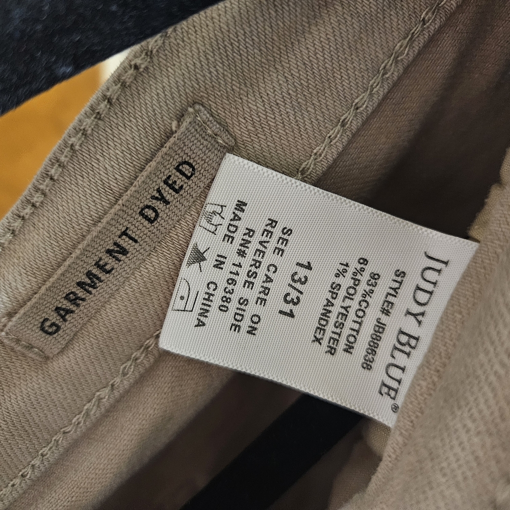 Judy Blue Tan Pants with Leather Logo Patch - Picture 3 of 4